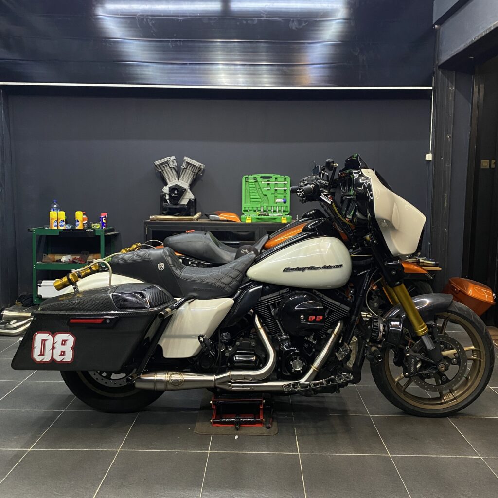 Motorcycle Harley Davidson V-Twin 103 with exhaust from Smoke Muffler
