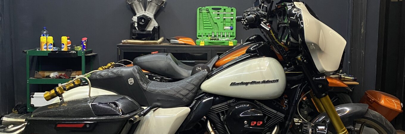Motorcycle Harley Davidson V-Twin 103 with exhaust from Smoke Muffler