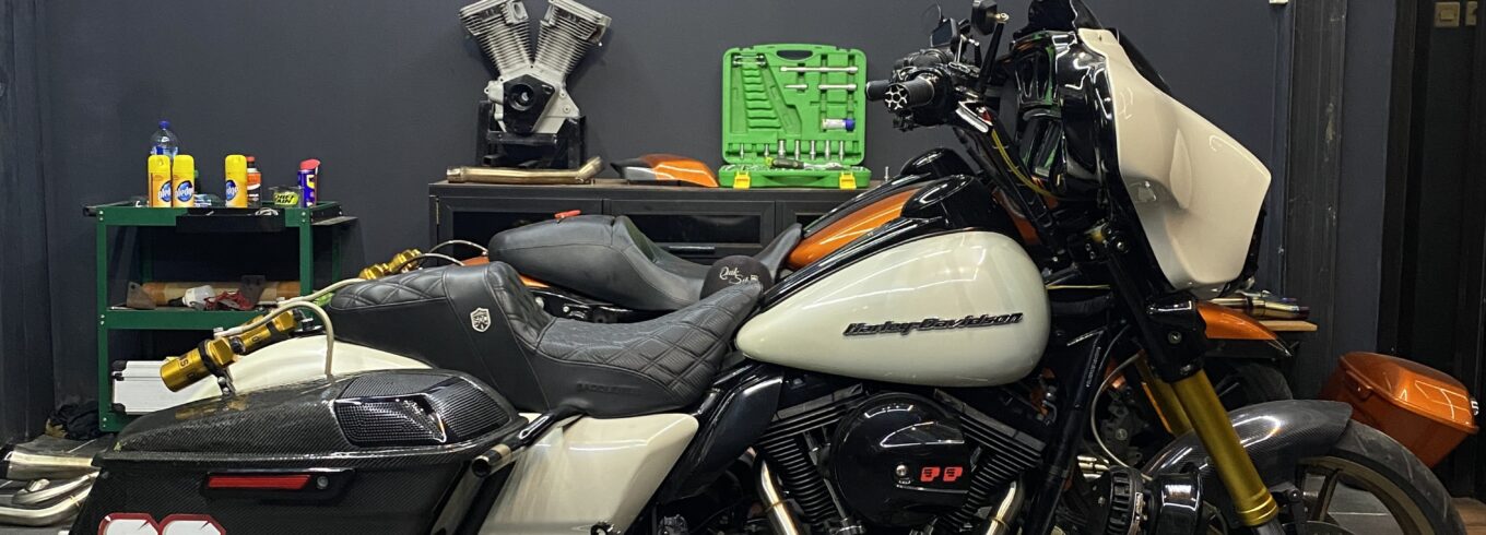 Motorcycle Harley Davidson V-Twin 103 with exhaust from Smoke Muffler