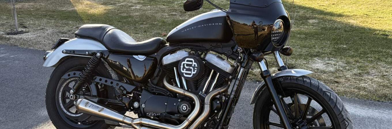 Harley Davidson dengan Knalpot Mighty Titan dari Smoke Muffler