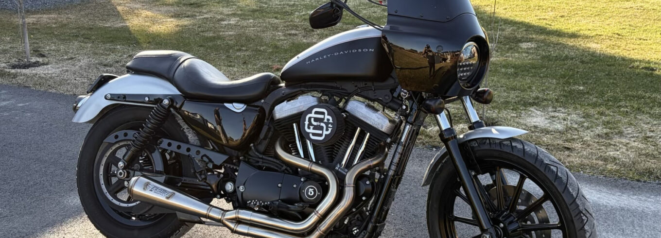 Harley Davidson dengan Knalpot Mighty Titan dari Smoke Muffler