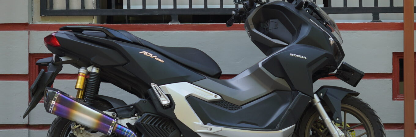 Honda ADV 160 dengan Knalpot Racing dari Smoke Muffler