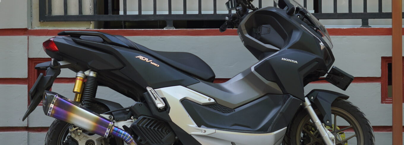 Honda ADV 160 dengan Knalpot Racing dari Smoke Muffler