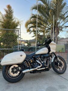 Harley Softail dengan Knalpot Bigshot Titan dari Smoke Muffler