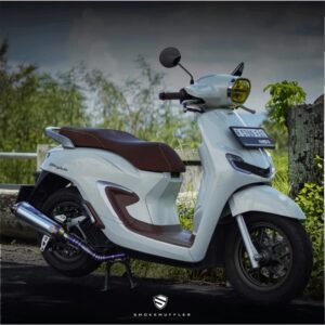 Motor Stylo dengan knalpot aftermarket Smoke Muffler