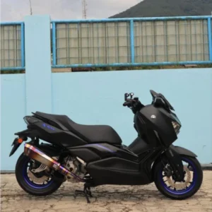 Motor XMAX dengan knalpot aftermarket Smoke Muffler