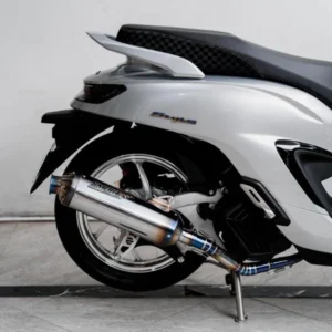 Motor Stylo dengan knalpot aftermarket Smoke Muffler