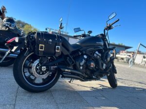 Kawasaki Vulcan 650 S dengan Knalpot dari Smoke Muffler